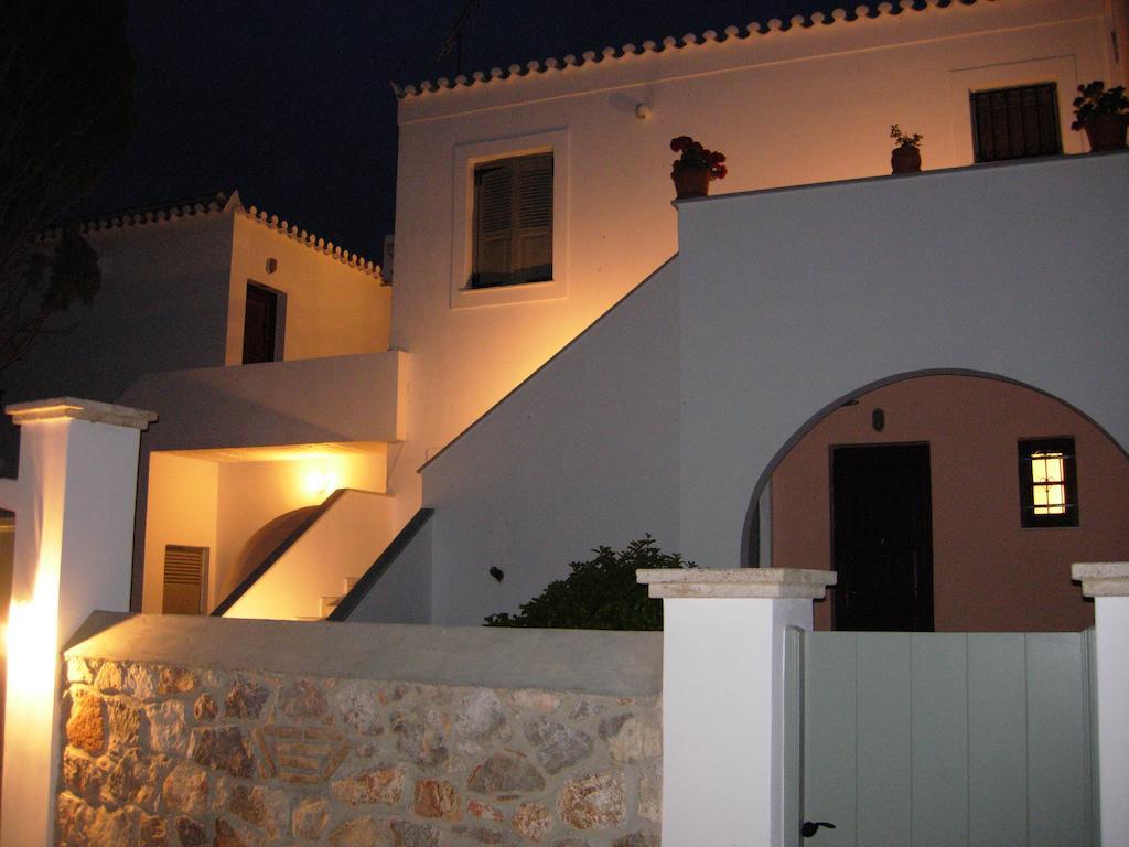 Sorina Beloved Rooms Spetses Town Exterior photo