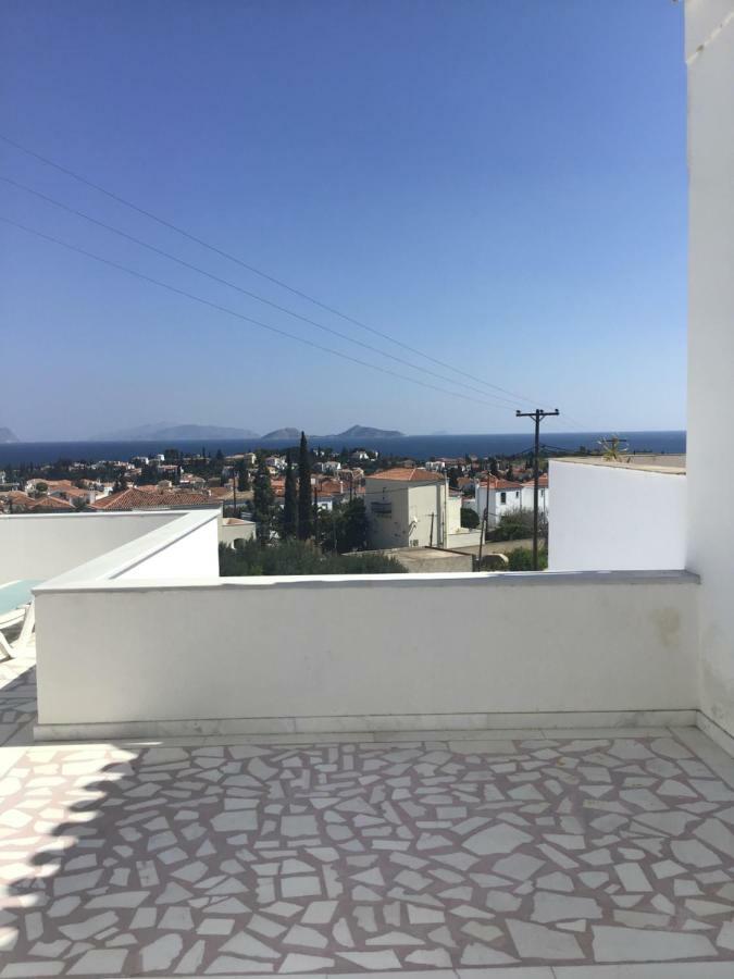 Sorina Beloved Rooms Spetses Town Exterior photo